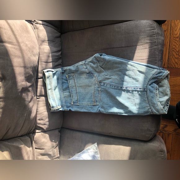 H&M short loose shorts - Picture 2 of 3